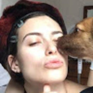 Meet your Posher, Julia